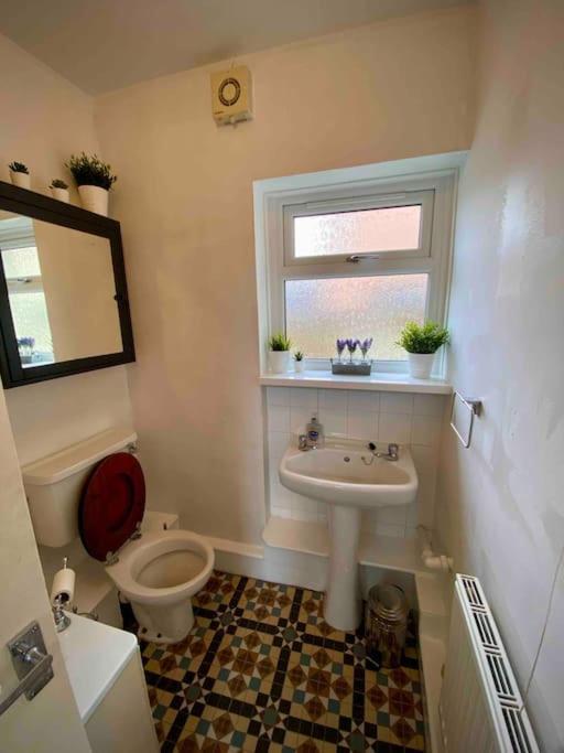Brickworks - 2 Bedrooms, 15 Mins Walk To The Centre, With Garden Кардифф Экстерьер фото