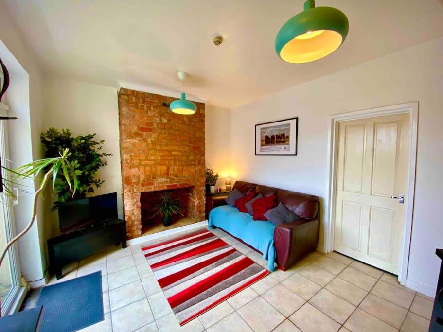 Brickworks - 2 Bedrooms, 15 Mins Walk To The Centre, With Garden Кардифф Экстерьер фото