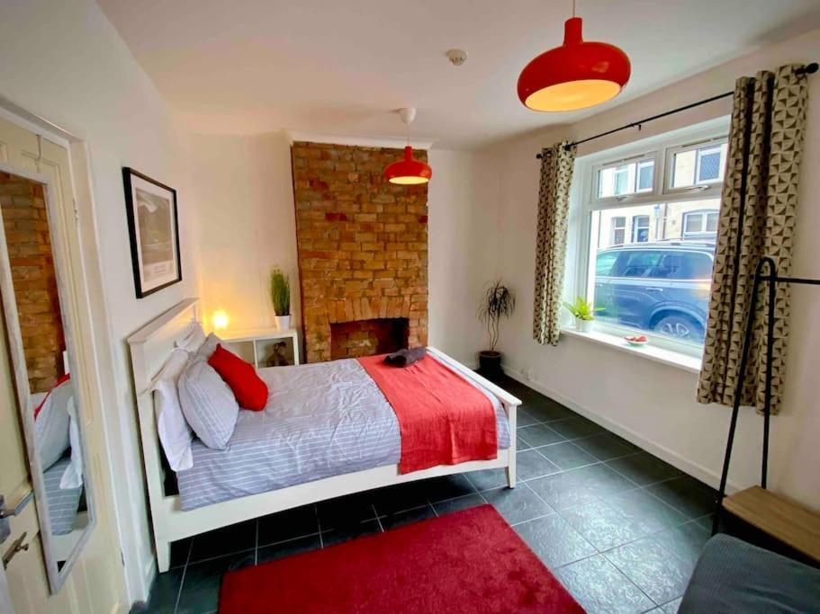 Brickworks - 2 Bedrooms, 15 Mins Walk To The Centre, With Garden Кардифф Экстерьер фото