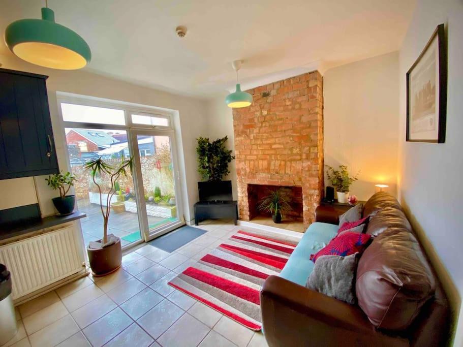 Brickworks - 2 Bedrooms, 15 Mins Walk To The Centre, With Garden Кардифф Экстерьер фото